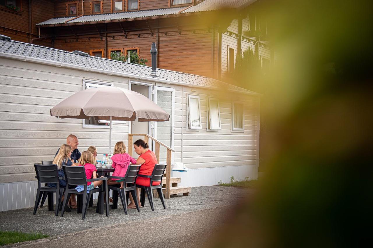 Vakantiepark Wilhelm Tell Superieur Chalet Opglabbeek المظهر الخارجي الصورة