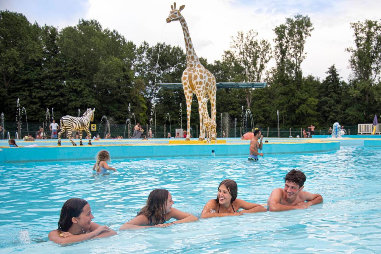 Vakantiepark Wilhelm Tell Superieur Chalet Opglabbeek المظهر الخارجي الصورة